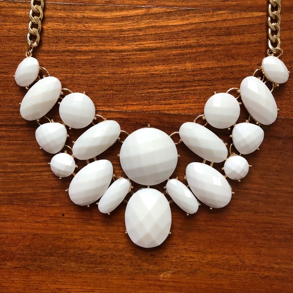 🌵Charming Charlie Necklace and Earring Set - Picture 2 of 3